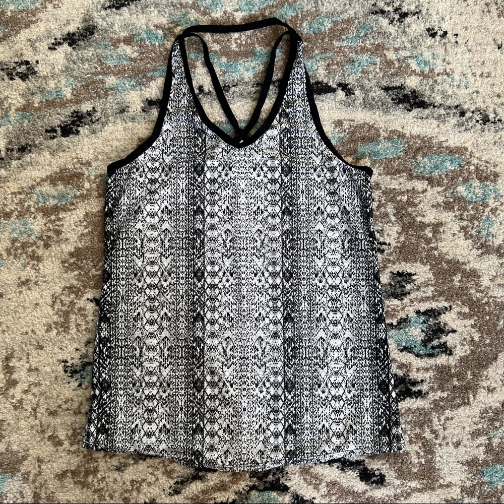 🍎 3/$30 Athleta Limitless Snake Print Black and White Racerback Tank Top